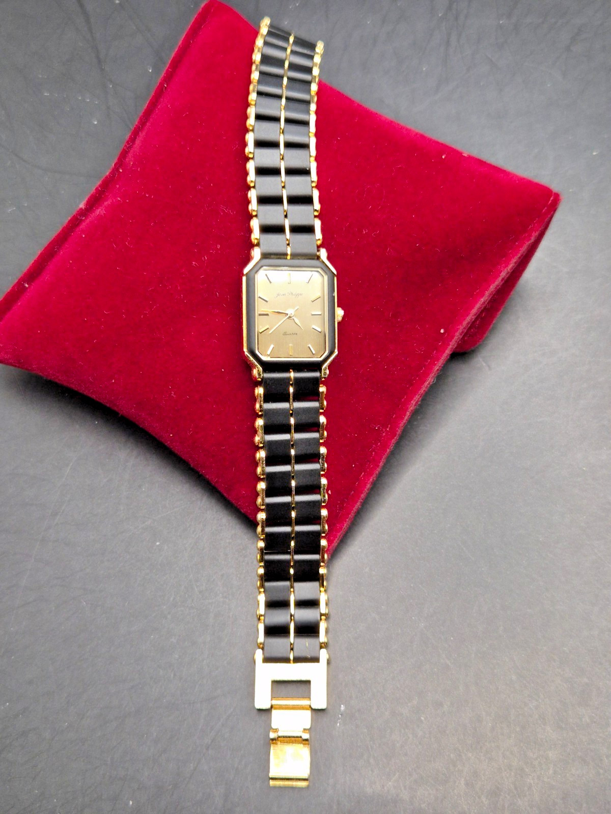 Vintage JEAN PHILIPPE Women’s Gold & Black Detail Quartz Watch-VGC/Working