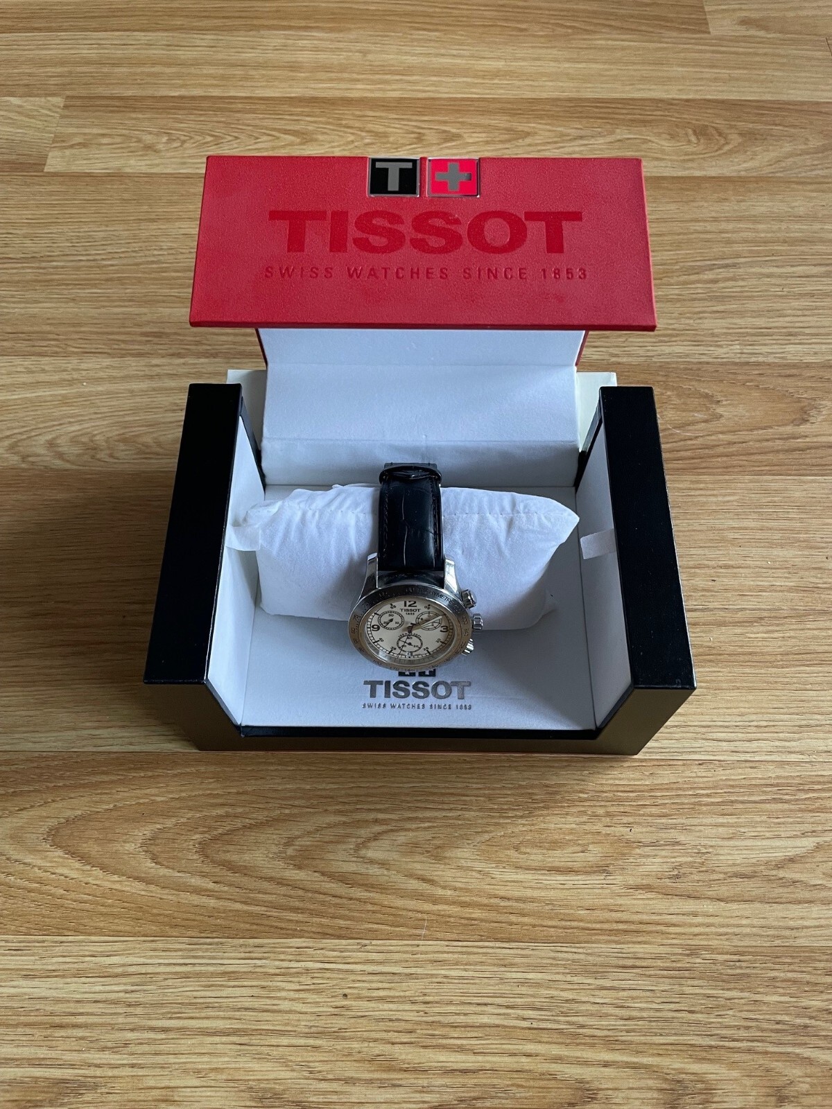 Men’s Tissot V8 Chronograph Cream Dial Pre-owned