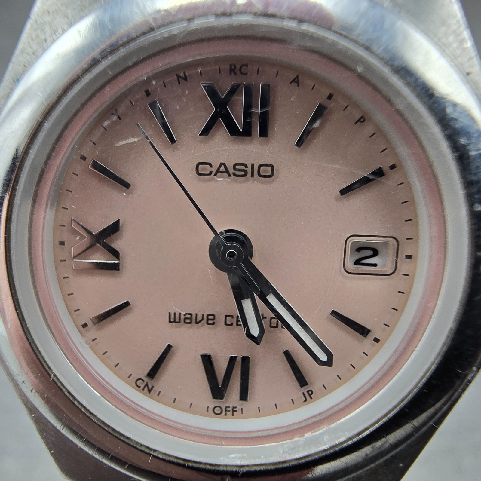 Casio Wave Ceptor Solar Watch Women 28mm Pink Dial Silver Tone Date LQW-10 Runs