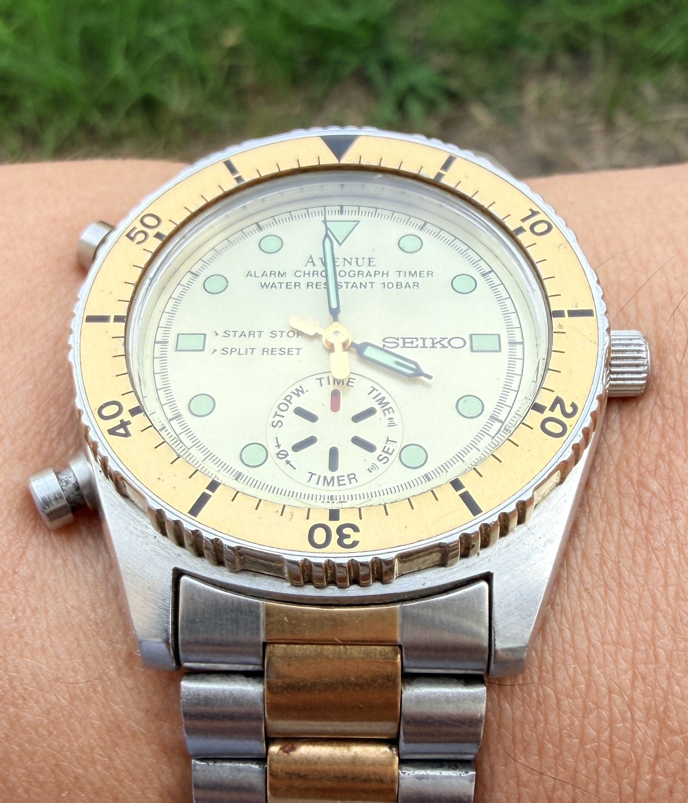 1988 Seiko Avenue Dancing Hands 8M26-600A