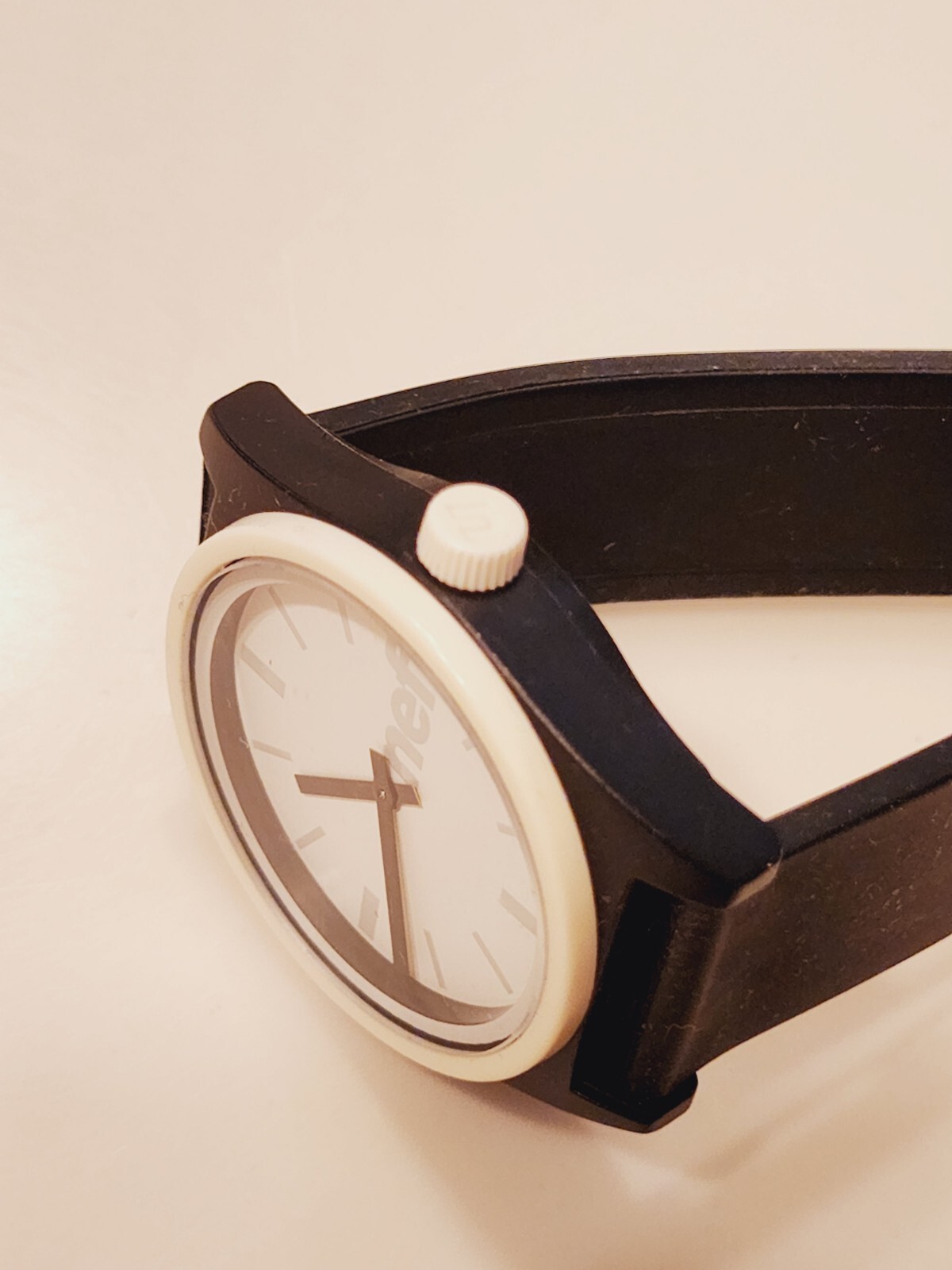 2 Neff Watches. DAILY ( Black/White ) & DIGI ( Multicolor ) BOTH RUNNING
