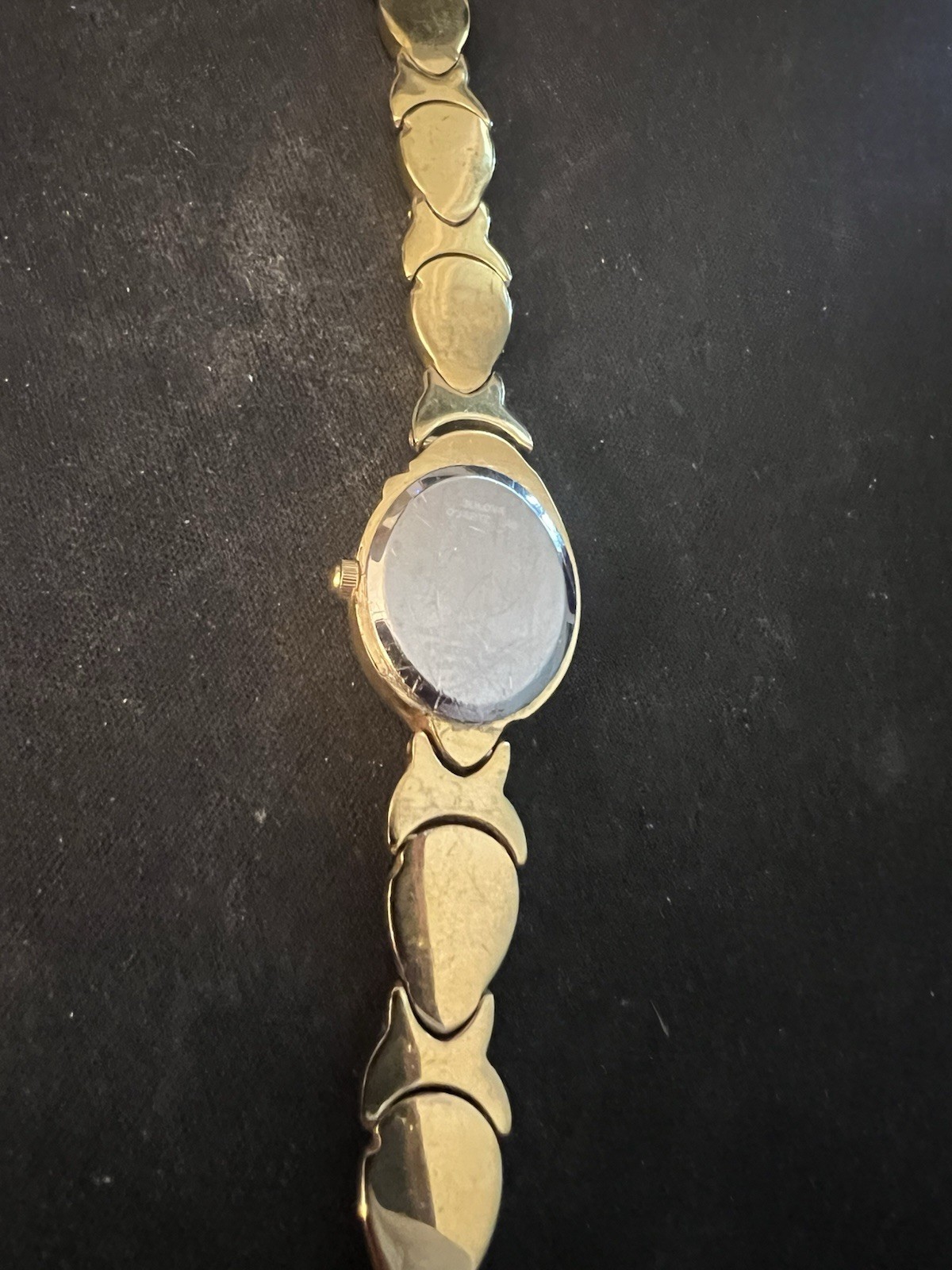 BULOVA LADIES OVAL FORMAL WRIST WATCH w/UNIQUE GOLD BAND! NEEDS BATTERY!