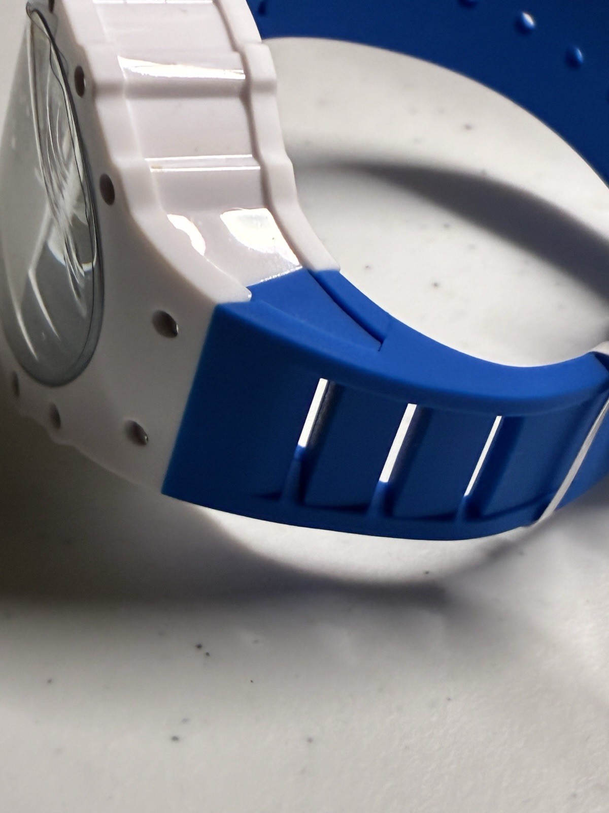 Invicta – Vaulthan – Unisex Watch – 44mm – Blue/White – (69666)