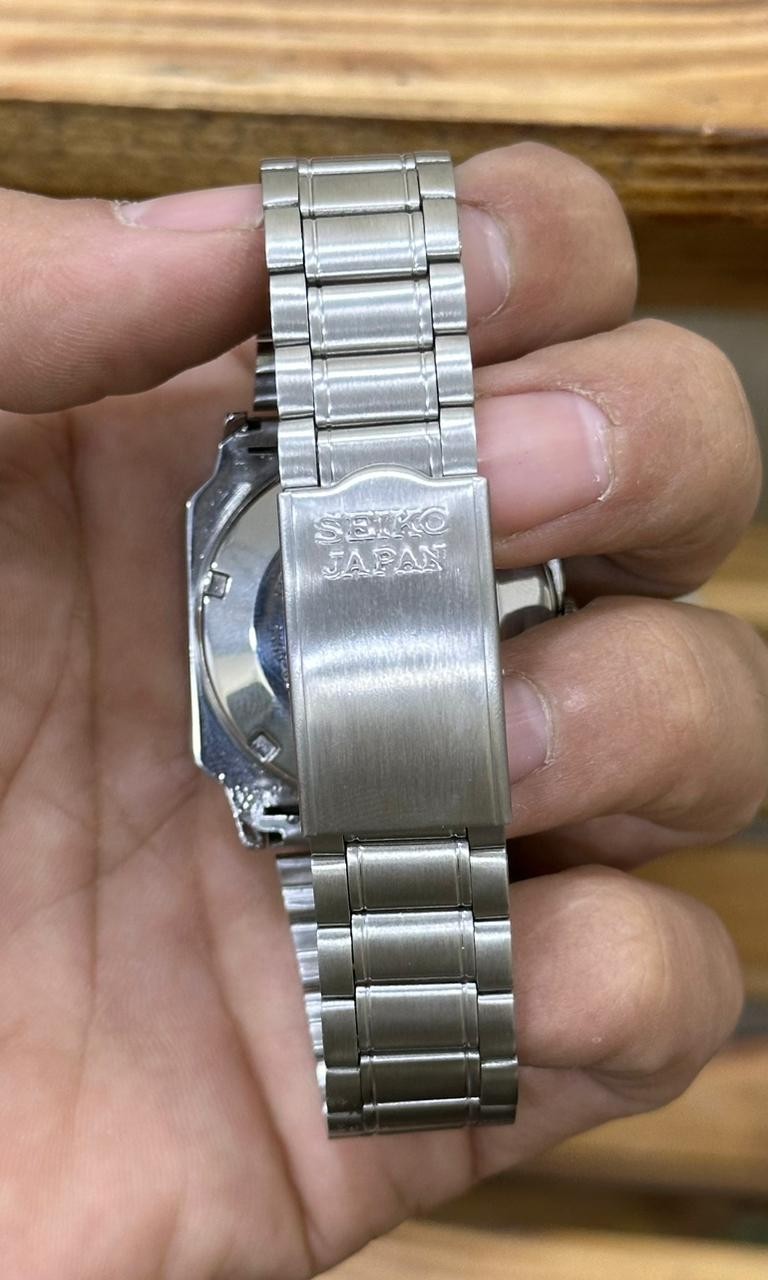 Vintage Seiko 5 Automatic 17 Jewels Black Dial Japan Made Watch For Mens 6309