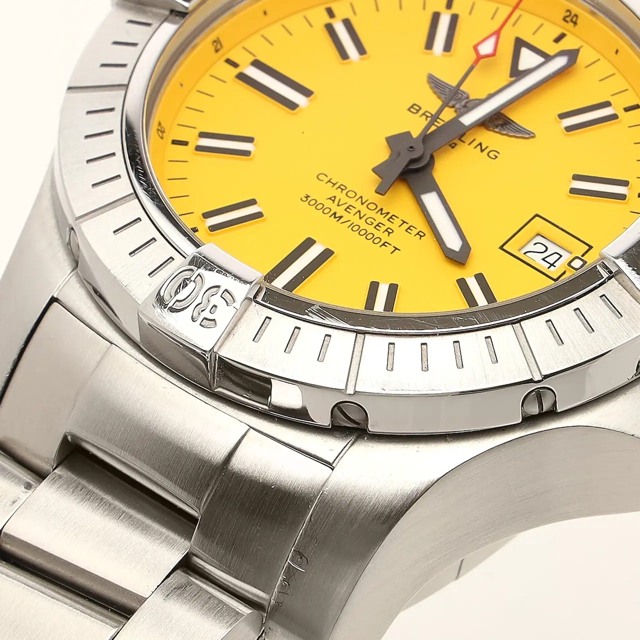 BREITLING Avenger Wolf Date Automatic Watch A17319