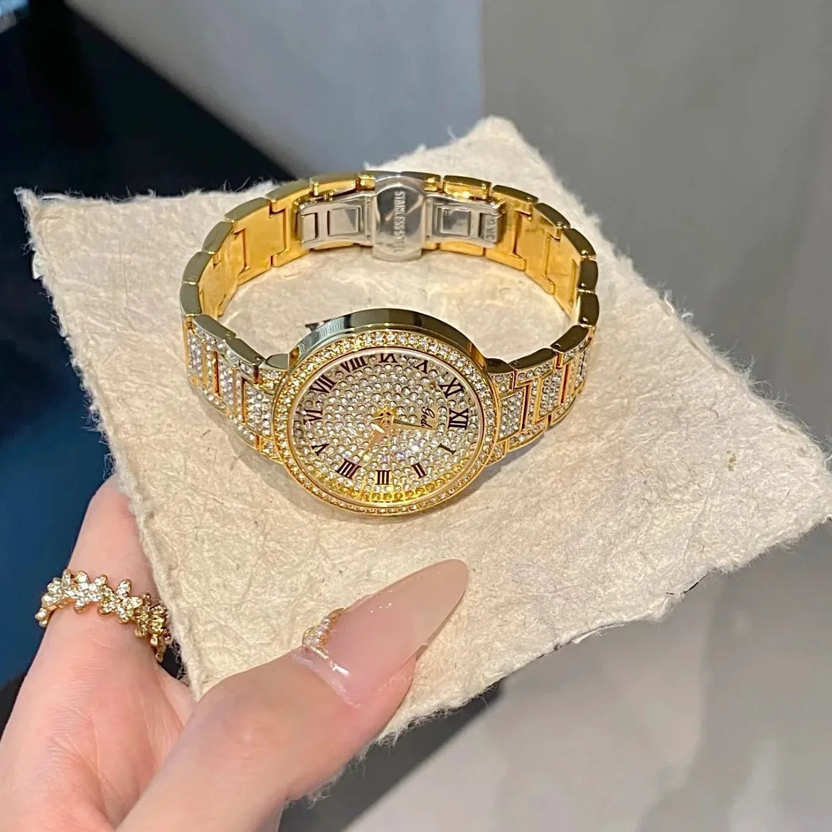 Luxury Shiny Fine Zircon Quartz Watch Elegant All-Star Jewels Wome