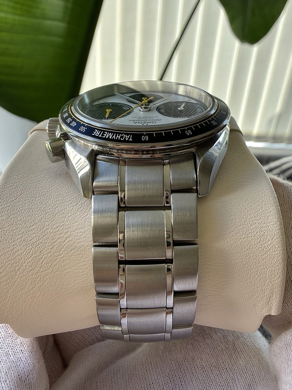 Omega Speedmaster Racing White 2024 Full Service 2026 Box 326.30.40.50.04.001