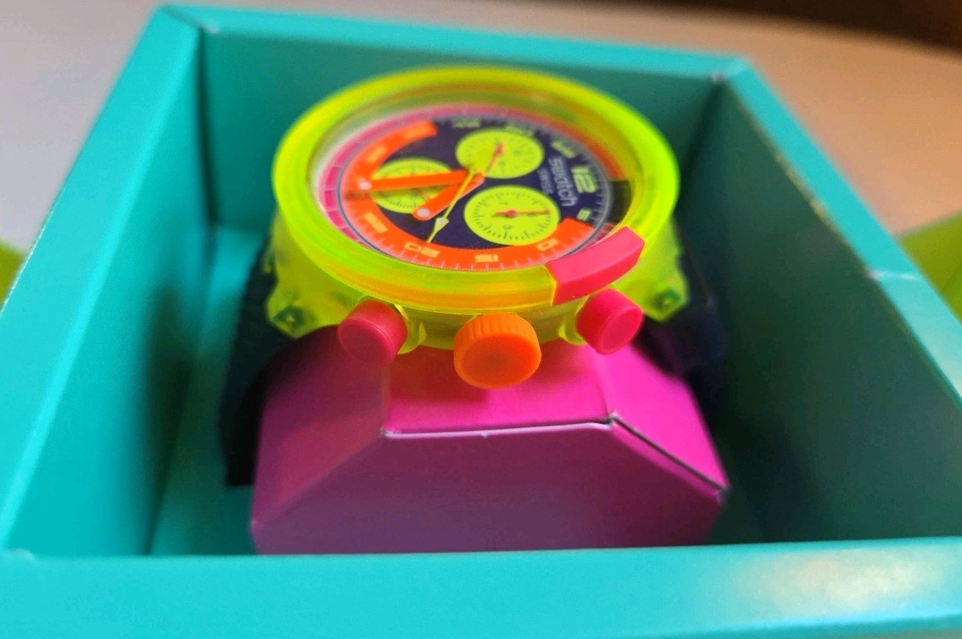 SWATCH NEON TO THE MAX Watch SB06J100 Big Bold Chronograph 2023 Swiss WR 100ft