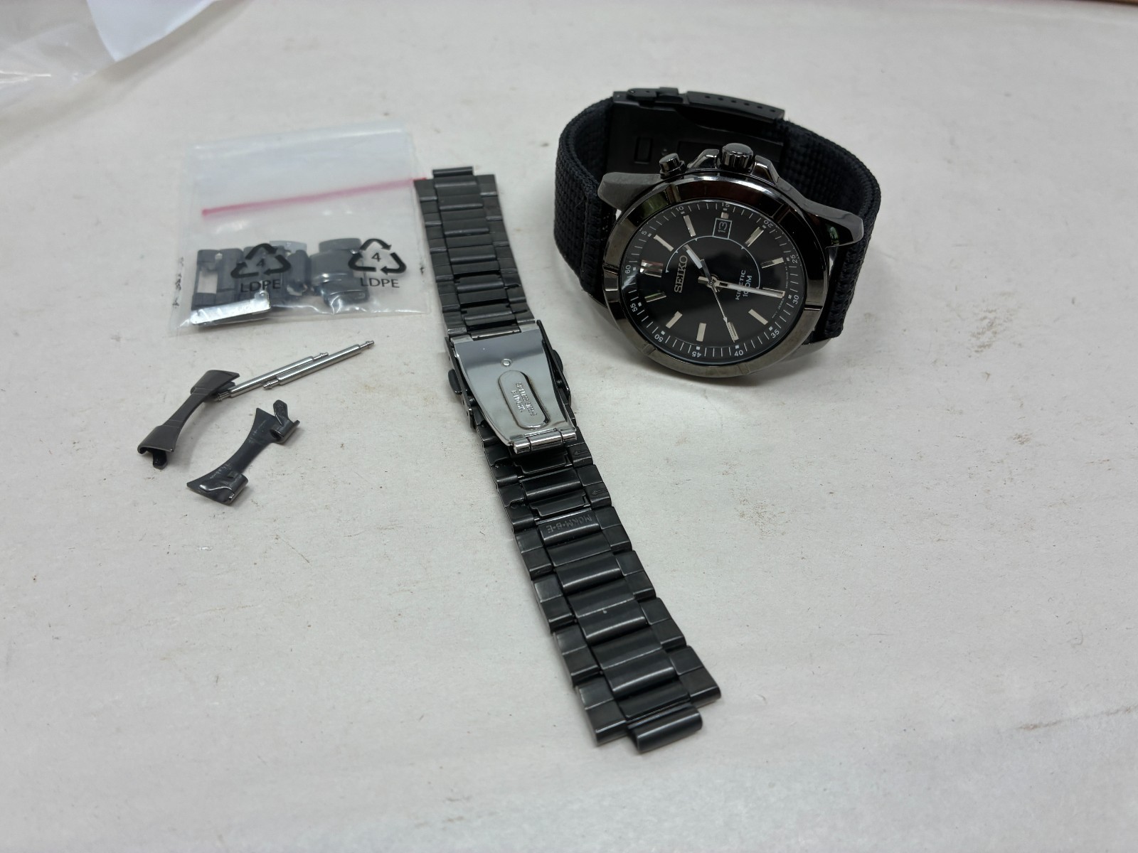 Seiko Kinetic 100M WAtch Water Resistant 10 BAR 5M62-ODAOM with Extra band