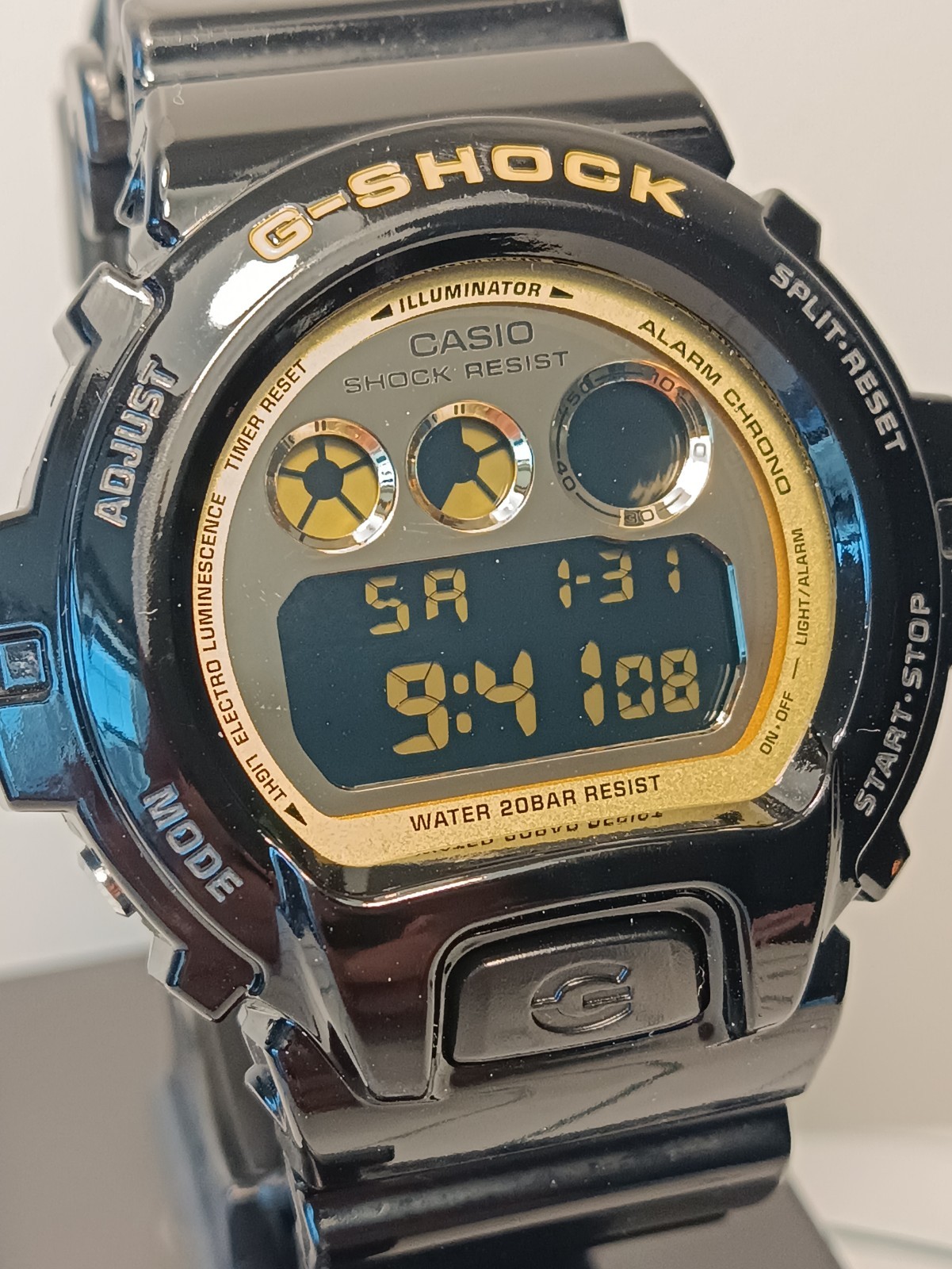 Casio G-Shock DW-6900CB 3230 Black & Gold Gloss Digital Watch Reversive Display