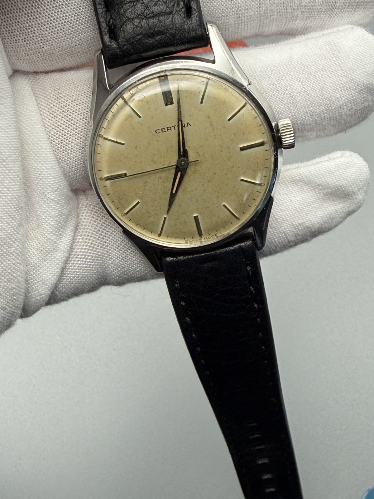 Vintage Certina 10J Swiss Mechanical Watch Stainless Steel Cream Dial 35mm