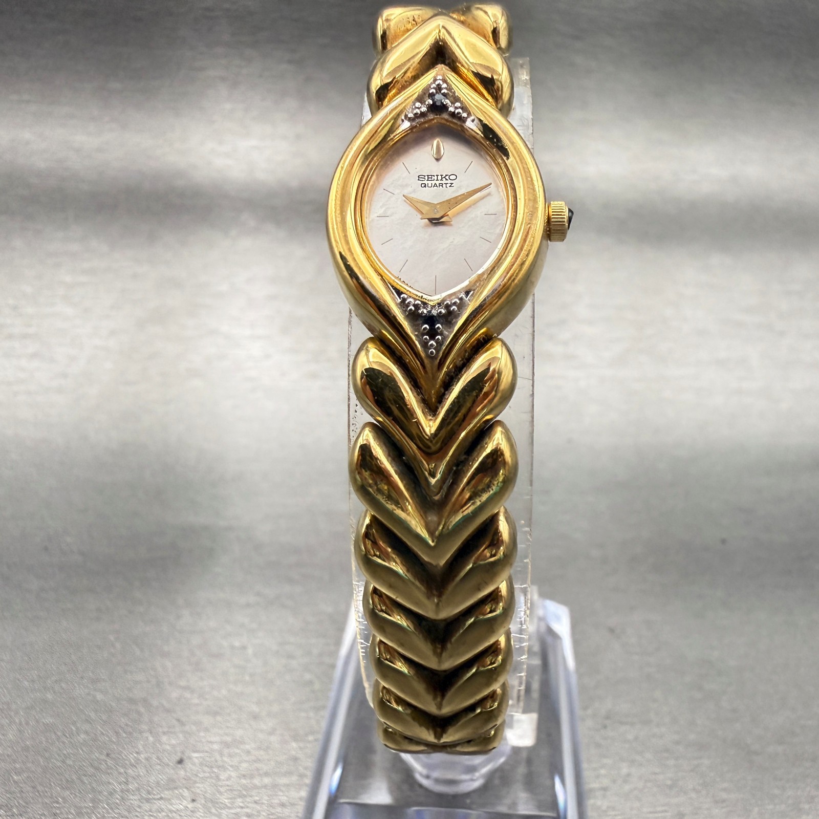 Seiko Watch Women 16mm MOP Dial Gold Tone Oval 4N00-5979 New Battery Vintage