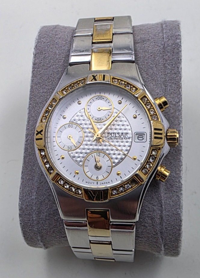 “Pulsar Chronograph YM92-X123 Two-Tone Watch – FULL KIT Box & Papers – New Batte
