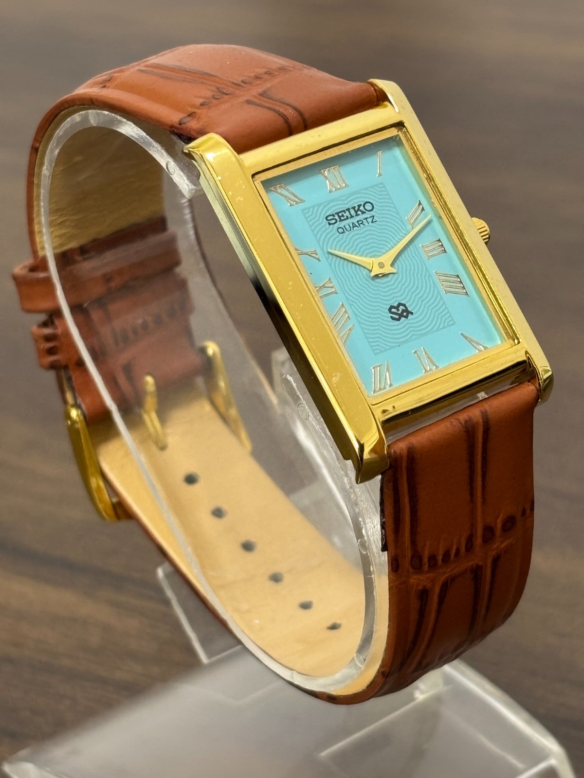 Vintage Classic Seiko slim Men’s Wrist watch -Leather Strap-Golden Plated
