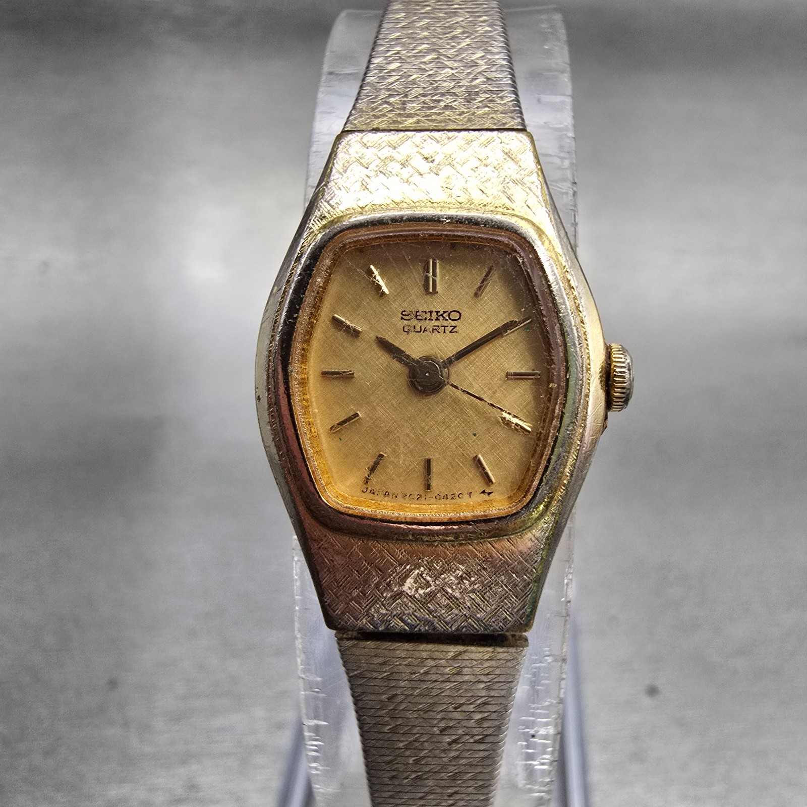 Seiko Watch Women 16mm Gold Dial Gold Tone Oval 2C21-5149 New Battery Vintage