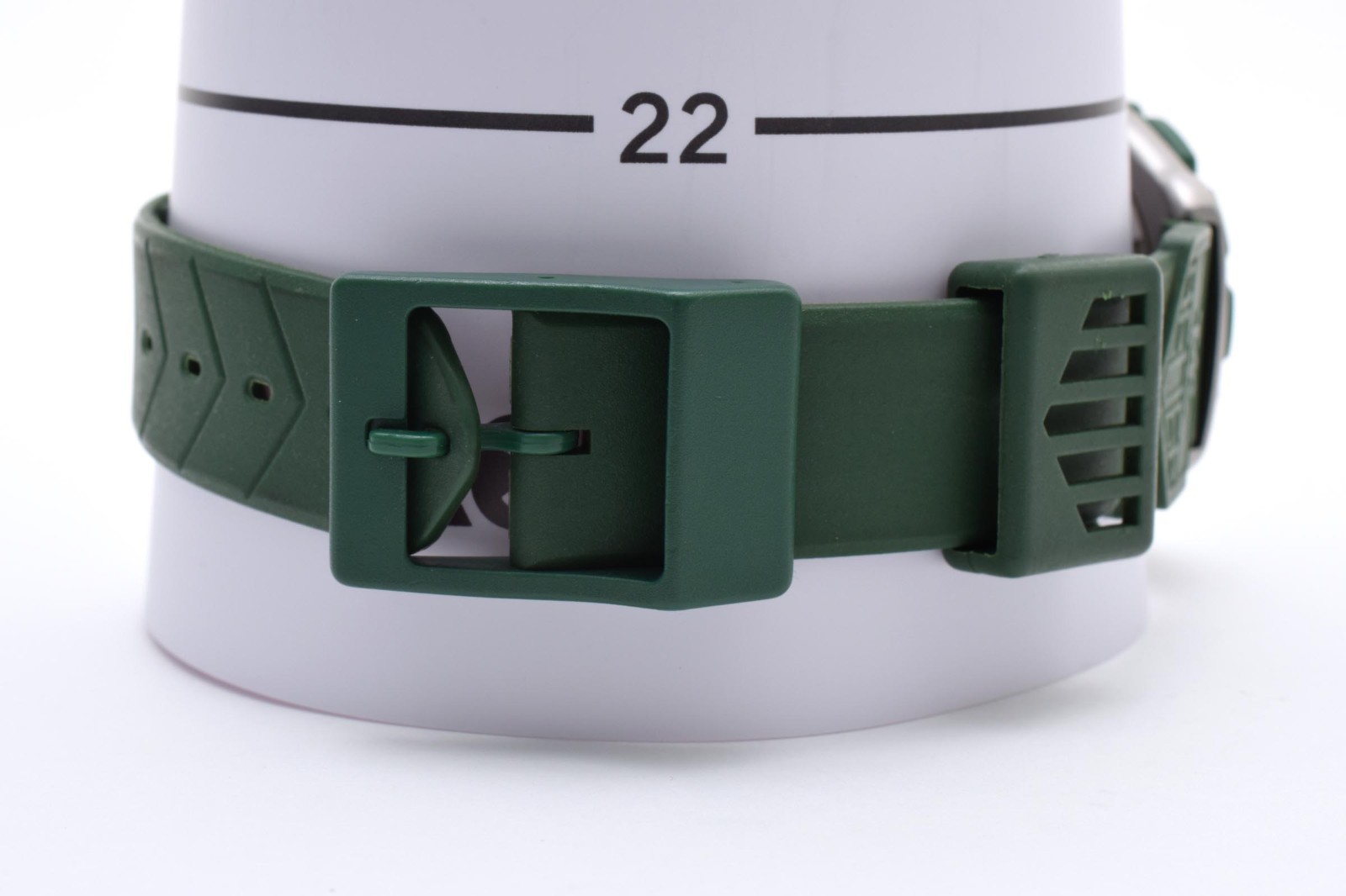 TAG Heuer Formula 1 WA1212 Quartz Men’s Watch Green Dial Diver 200m 34mm JAPAN
