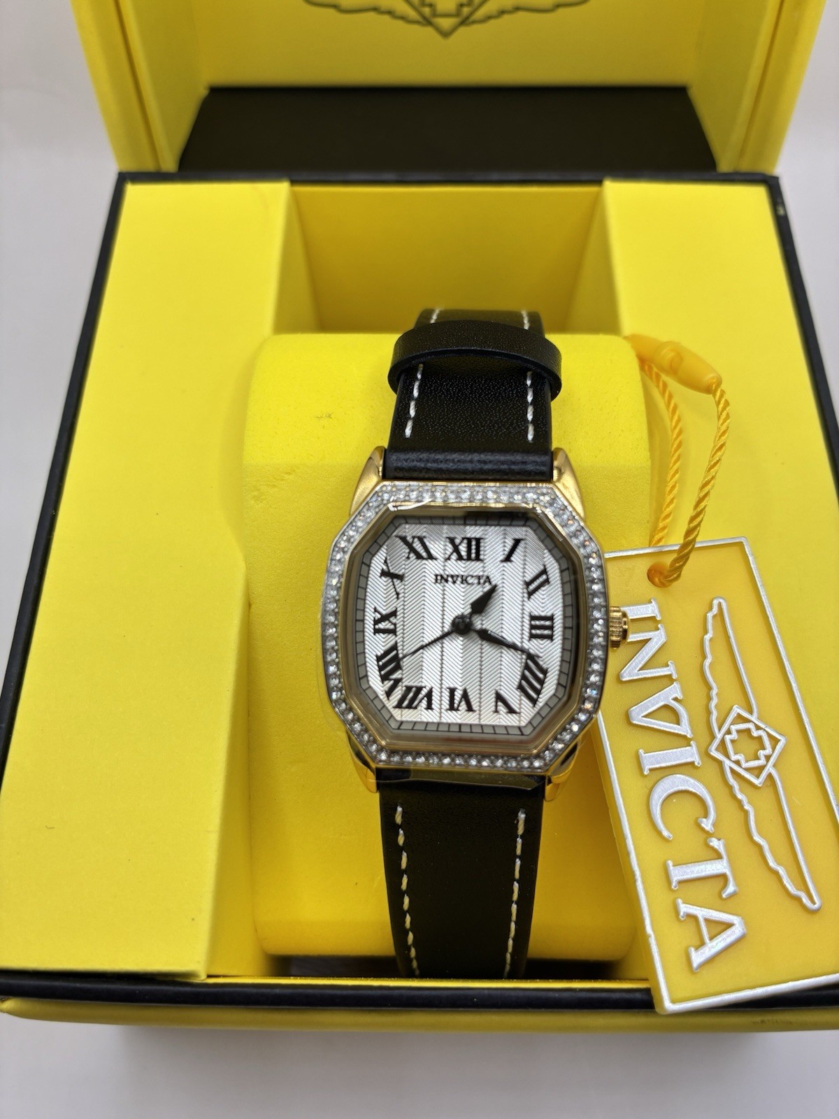 50593 – Invicta Wildflower Lady Women’s Watch 27mm, Black Leather band – NEW