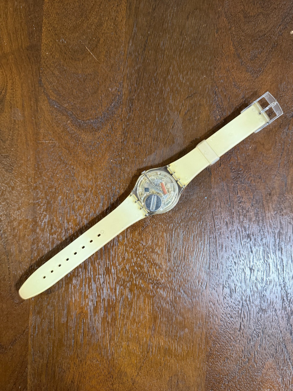 2005 Swatch Cherry Gloss GE171 Gent Silver Sunburst Dial Red Summer Watch