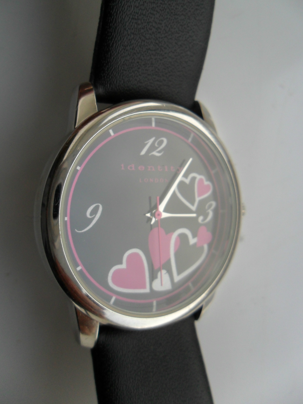 PURPLE HEARTS WATCH BLACK FACE IDENTITY LONDON RETRO HIPPY WRISTWATCH LADIES BA6