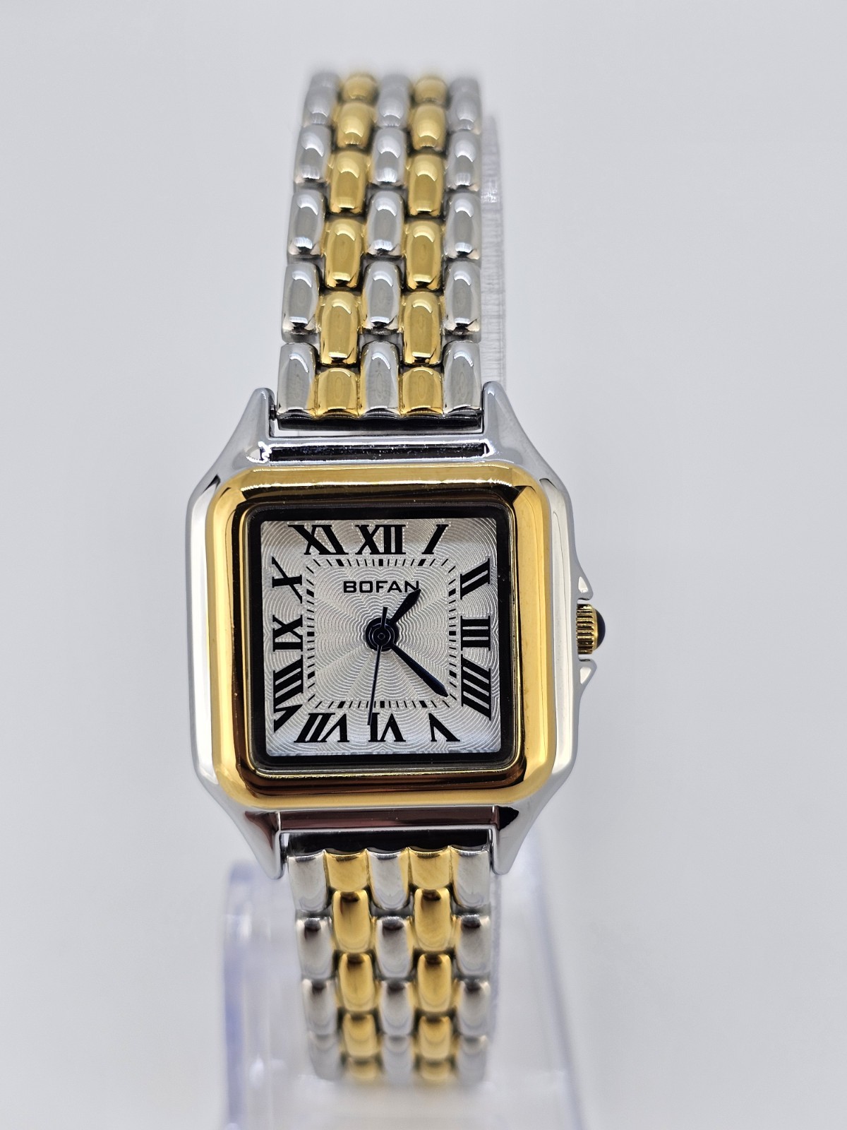 Women’s Analog Watch 26MM Cream Dial Two Tone Bracelet Bands 7″ NEW Battery