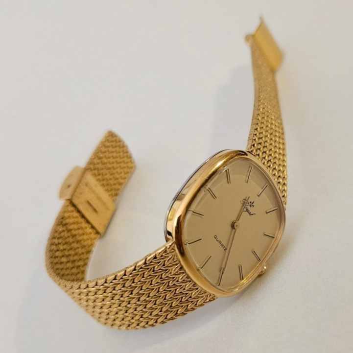 Vintage Men’s Watch “ROYAL” Swiss Dress Ultraslim Integrated Gold Tone NOS 1979