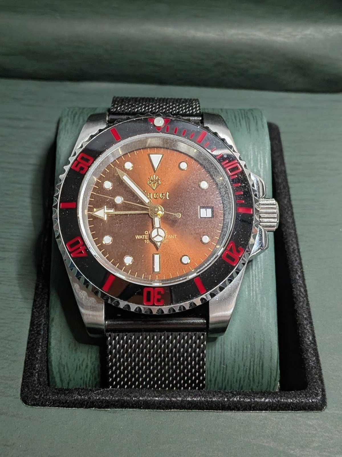 Facet GMT Milano with GMT movement and mesh braclet