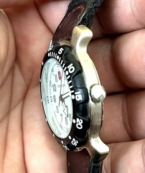 Vintage Victorinox Swiss Army Sportline Quartz Field Watch – 4.562 – New Battery