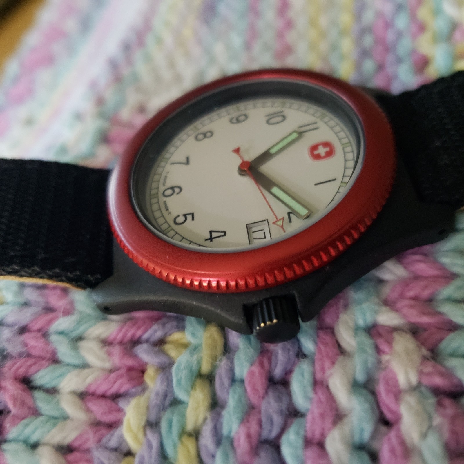 *SCARCE* RARE ED. Swiss Made men’s watch red bezel ivory dial black case & strap