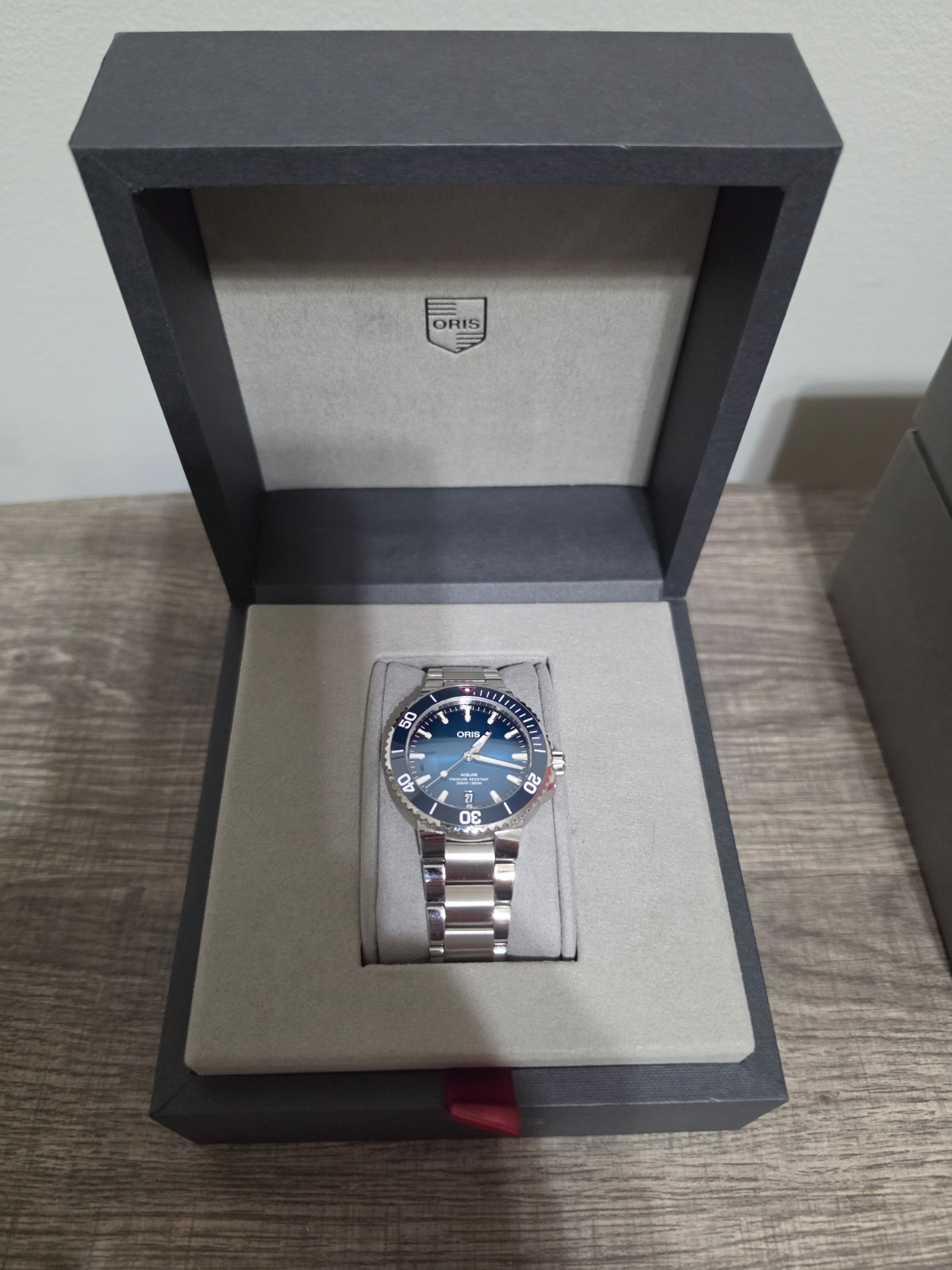 ORIS Aquis Date 39.5 mm CLEAN OCEAN LIMITED EDITION Automatic, Box and Papers