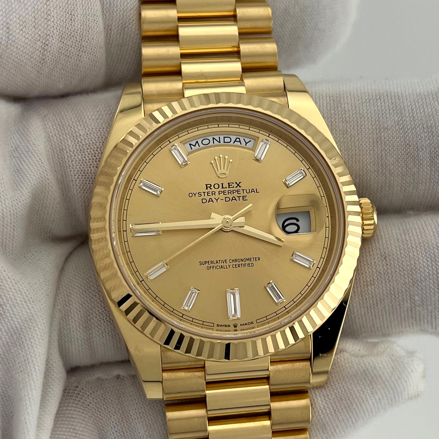 2025 Rolex Day Date President 228238 40mm Factory Baguette Diamond Dial 18k Gold