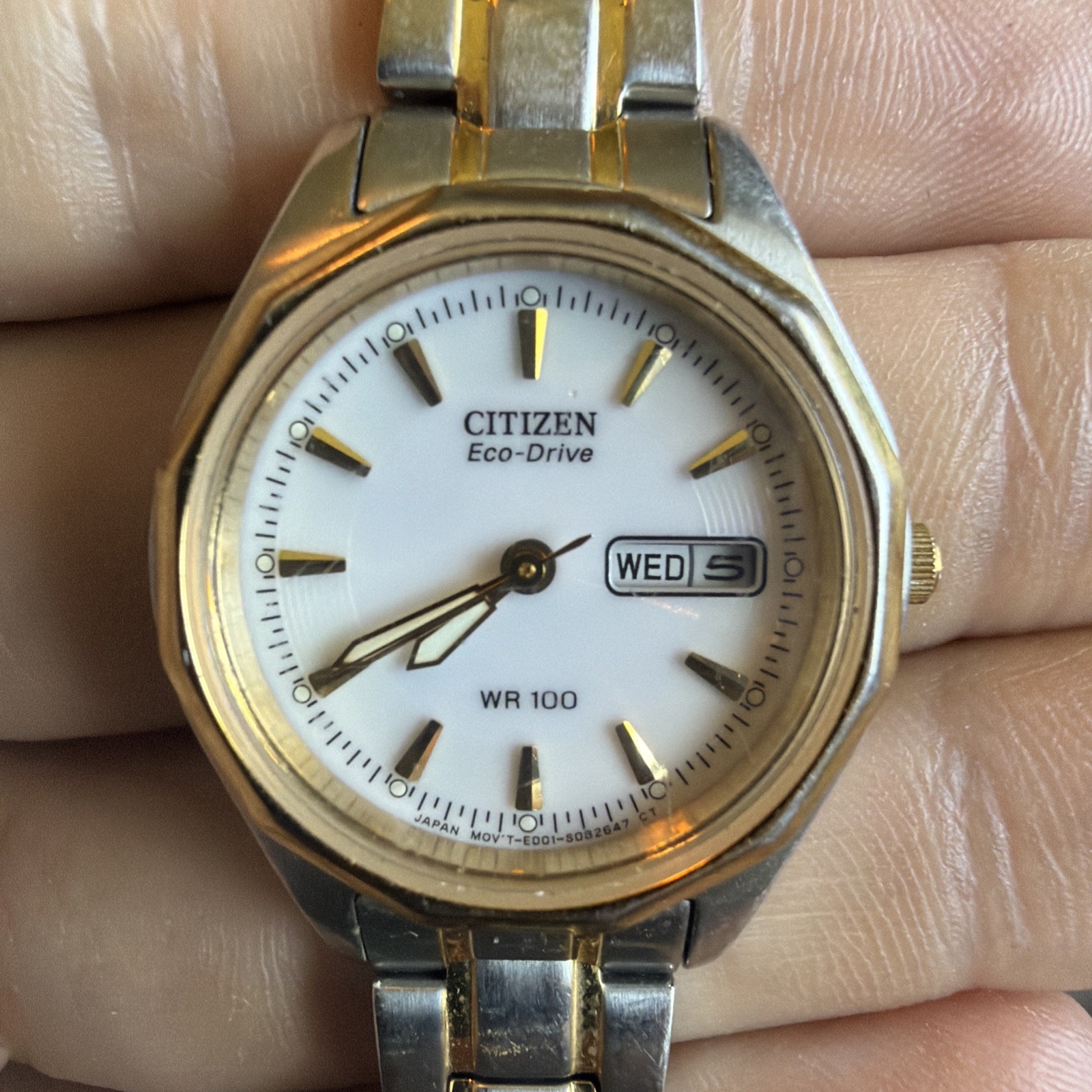 Citizen Eco-Drive WR100 women’s Two-Tone Watch White- Needs New Battery – C016