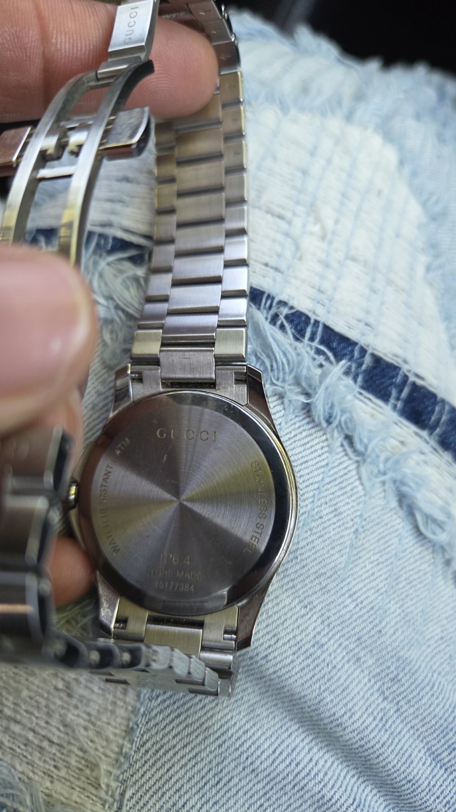 Gucci 176.4 Quartz Date Stainless Steel Bracelet Watch Gray Dial 50m