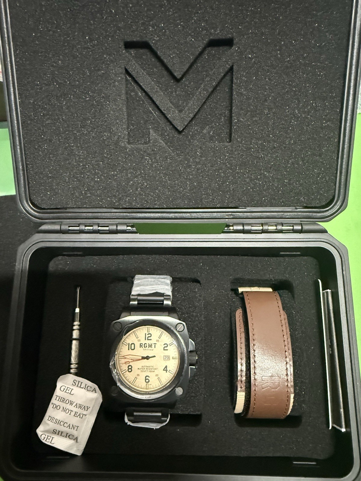 RGMT Altimeter Tritium Automatic Cream /Stainless Steel | Cream Dial