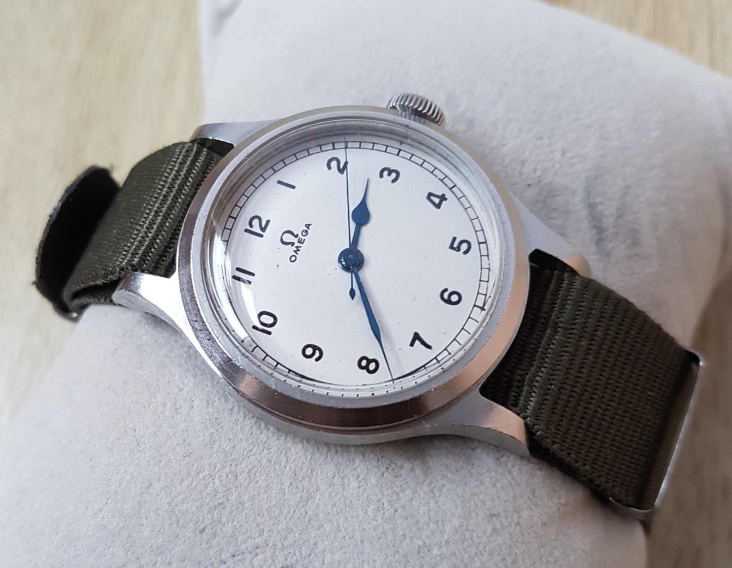 Omega British military Air Ministry 6B/159 RAF watch 56, issued Pilot watch