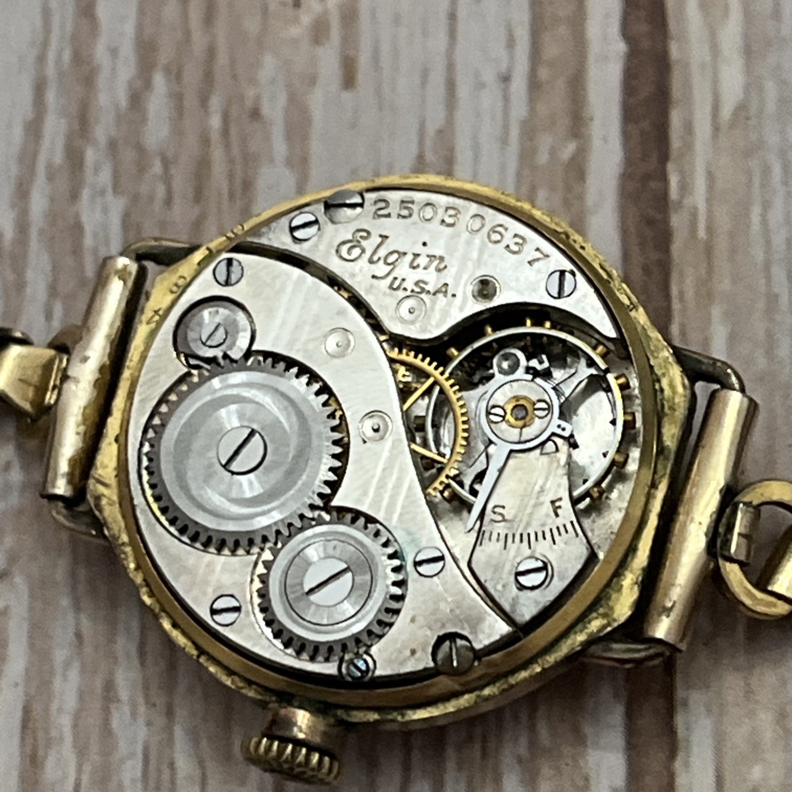 Art Deco 1922 Elgin 10/0s Grade 447 B&B Royal Gold Filled Ladies Wristwatch
