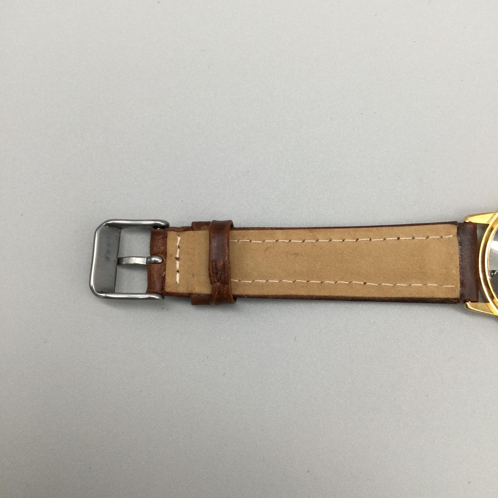One In A Million Mens Watch 34mm Don’t Look Back Gold Tone Leather New Battery
