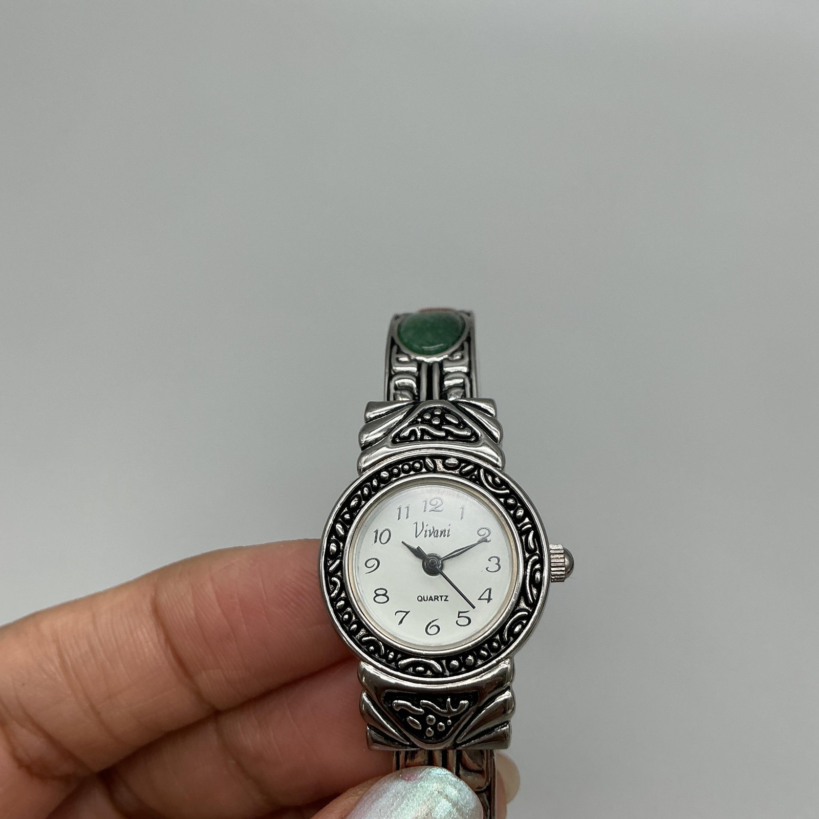 Vivani Womens Watch 22mm White Dial Multicolor Stone Bangle 70-5533 New Battery