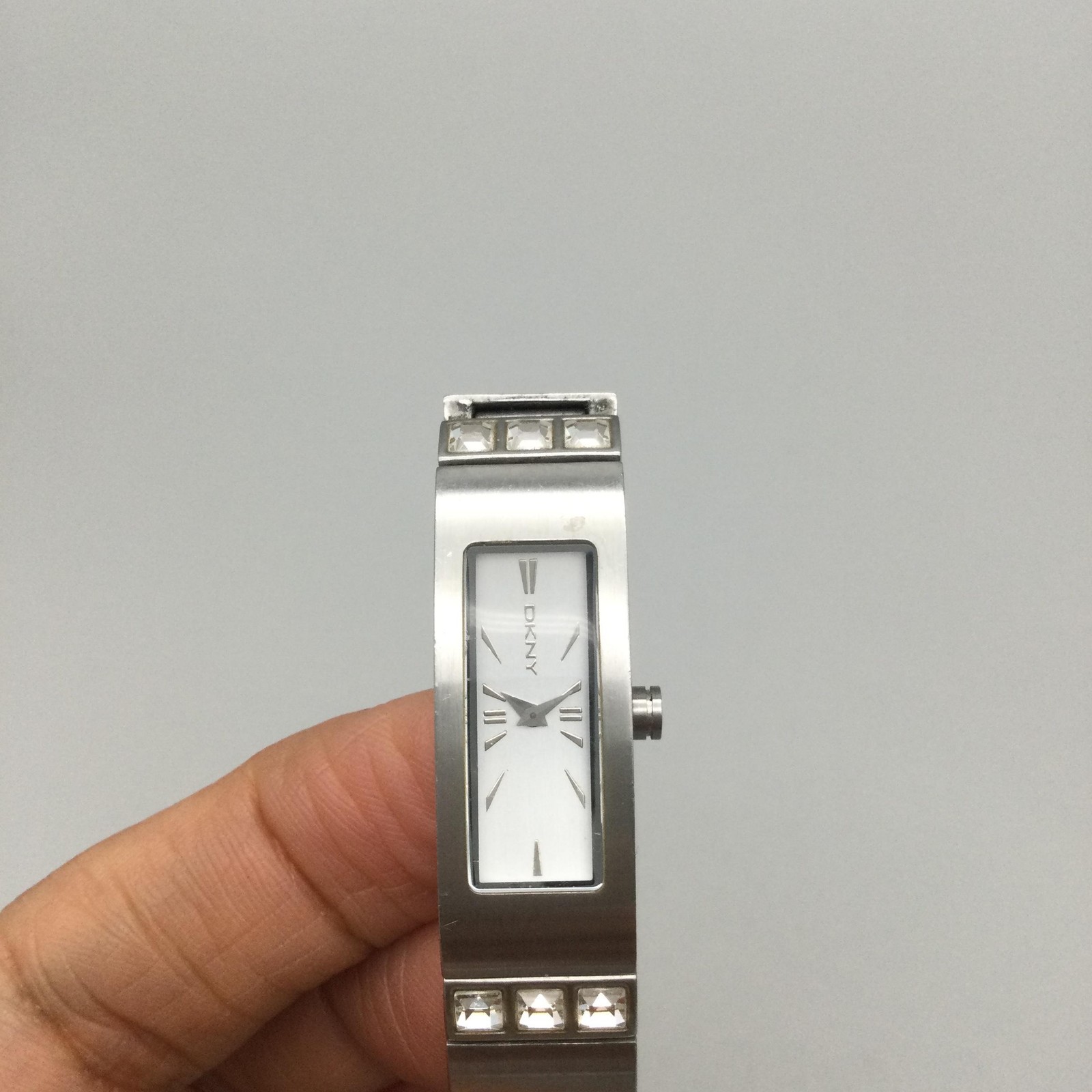 DKNY Womens Watch 13mm Silver Tone Stainless Crystals NY-2001 New Battery 6″
