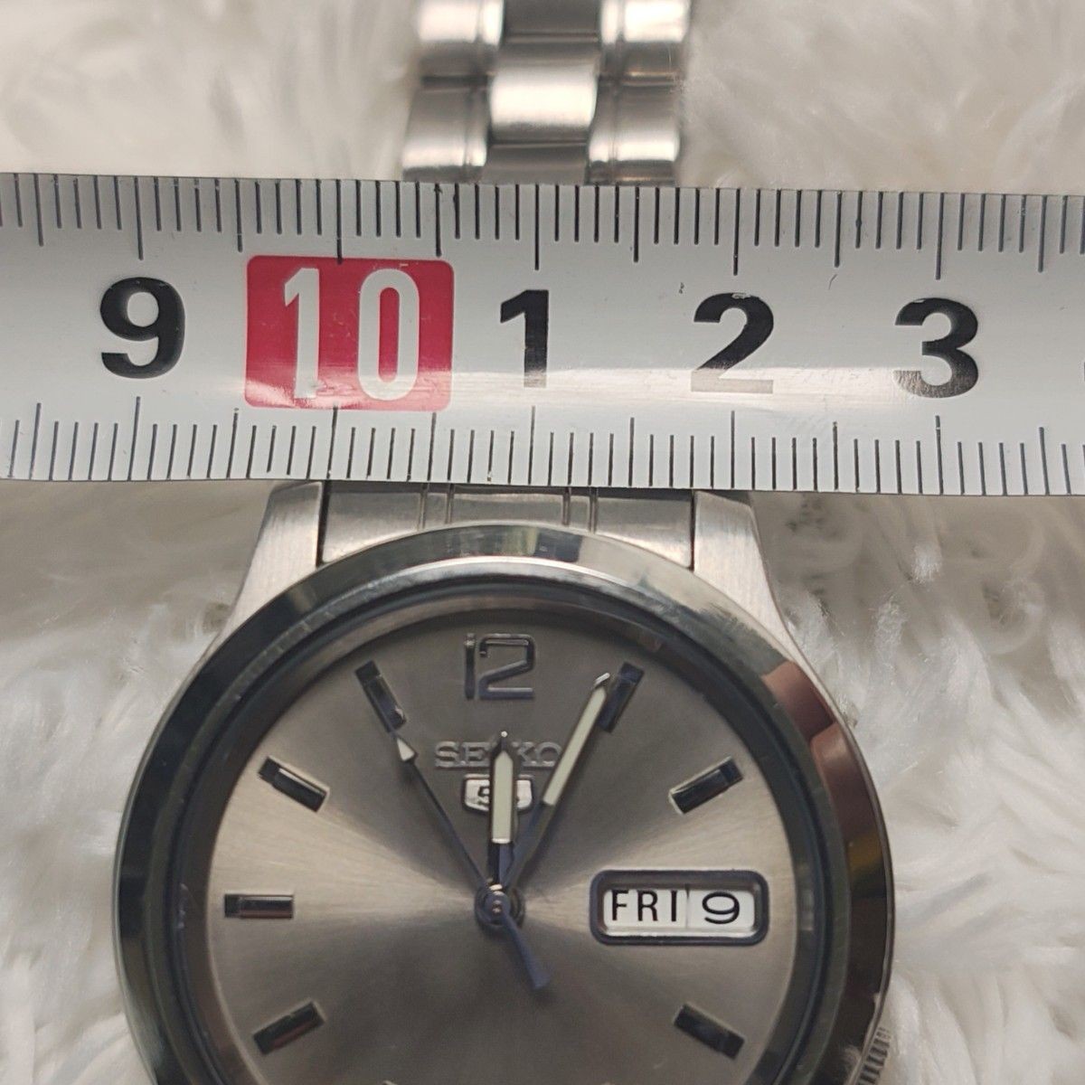 SEIKO 5 Automatic Men’s Watch Silver Dial Day Date Skeleton Back Excellent Condi