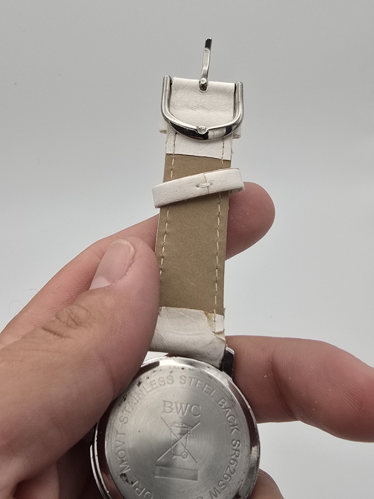 Avon Quartz Analog Wristwatch Pineapple Dial Silver SS Case White Leather Strap