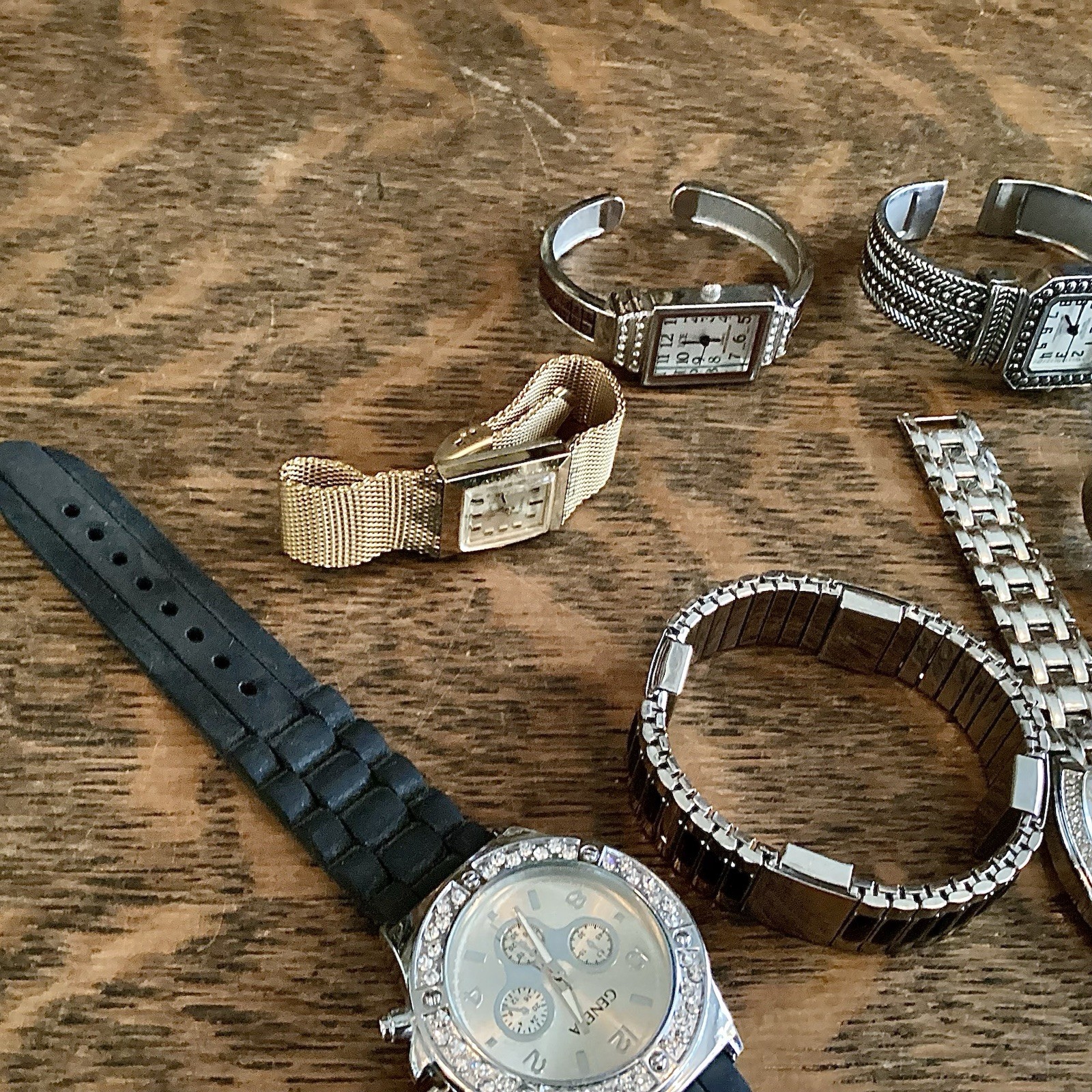Wristwatch Lot Assorted Men Women Fashion Jewelry Quartz Bakelite Accent Wear