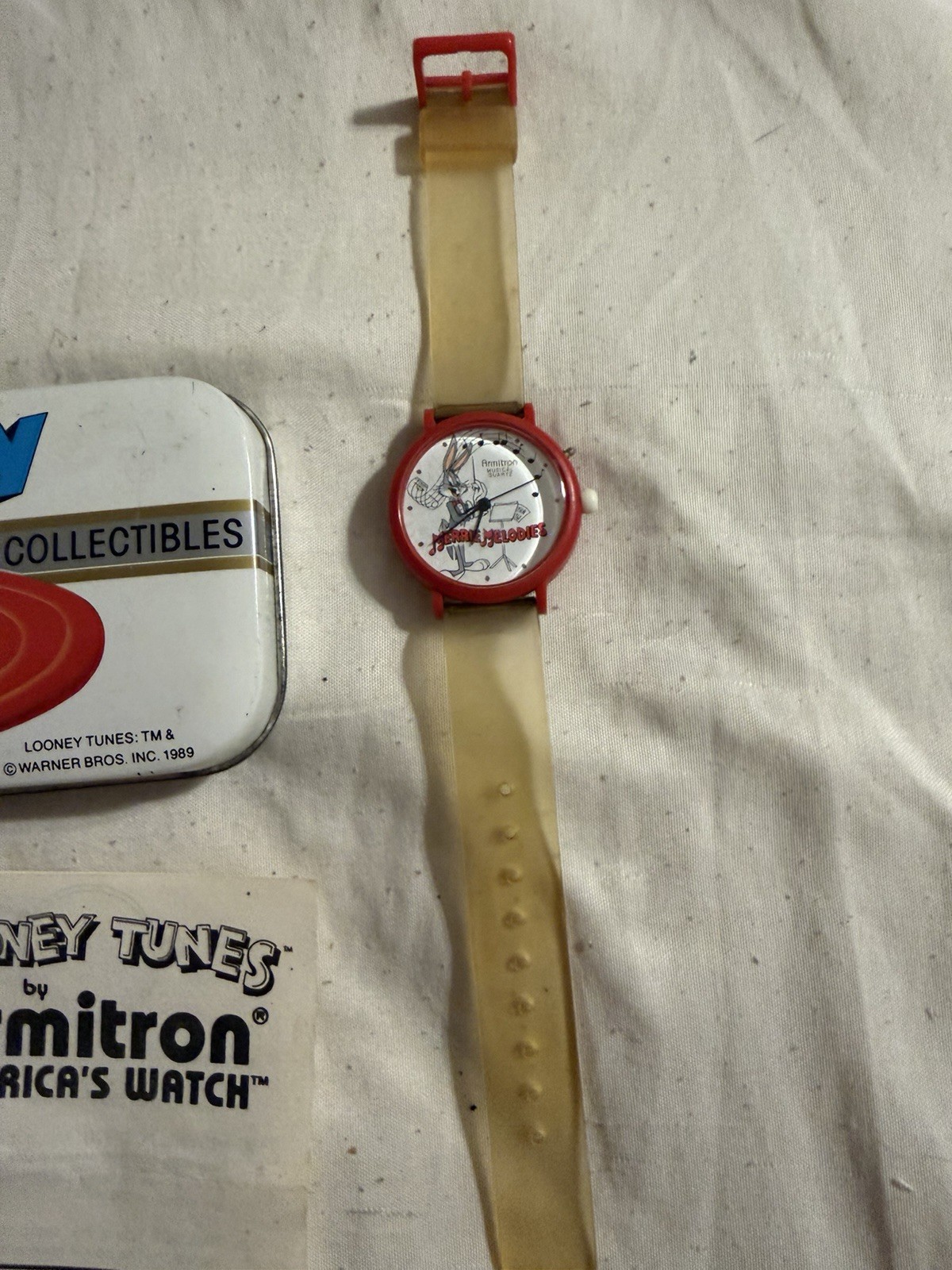 Armitron Looney Tunes Quartz Analog Watch 1989 Red Case Beige Strap Tin Manual