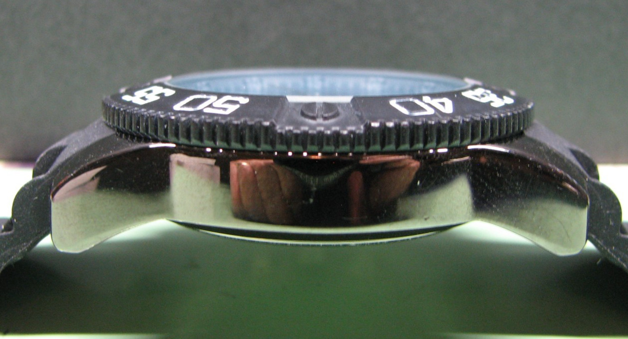 Unlisted Quartz Watch with Rubber Bracelet