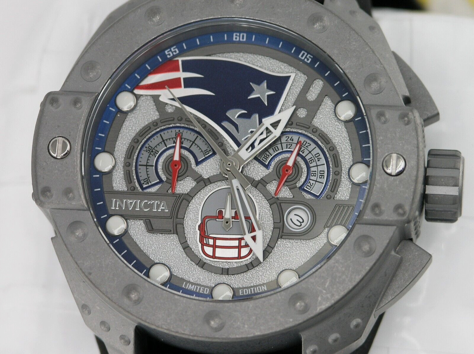 NEW INVICTA 45122 ARMOUR NFL NEW ENGLAND PATRIOTS CHRONOGRAPH STEEL LIMITED 52MM