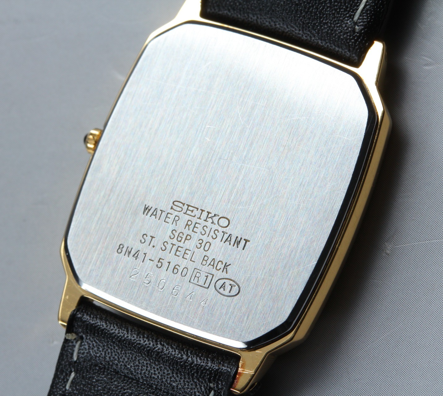 1992 [Near MINT] Seiko Dolce 8N41-5160 Gold Dial 27mm Quartz Men’s Watch