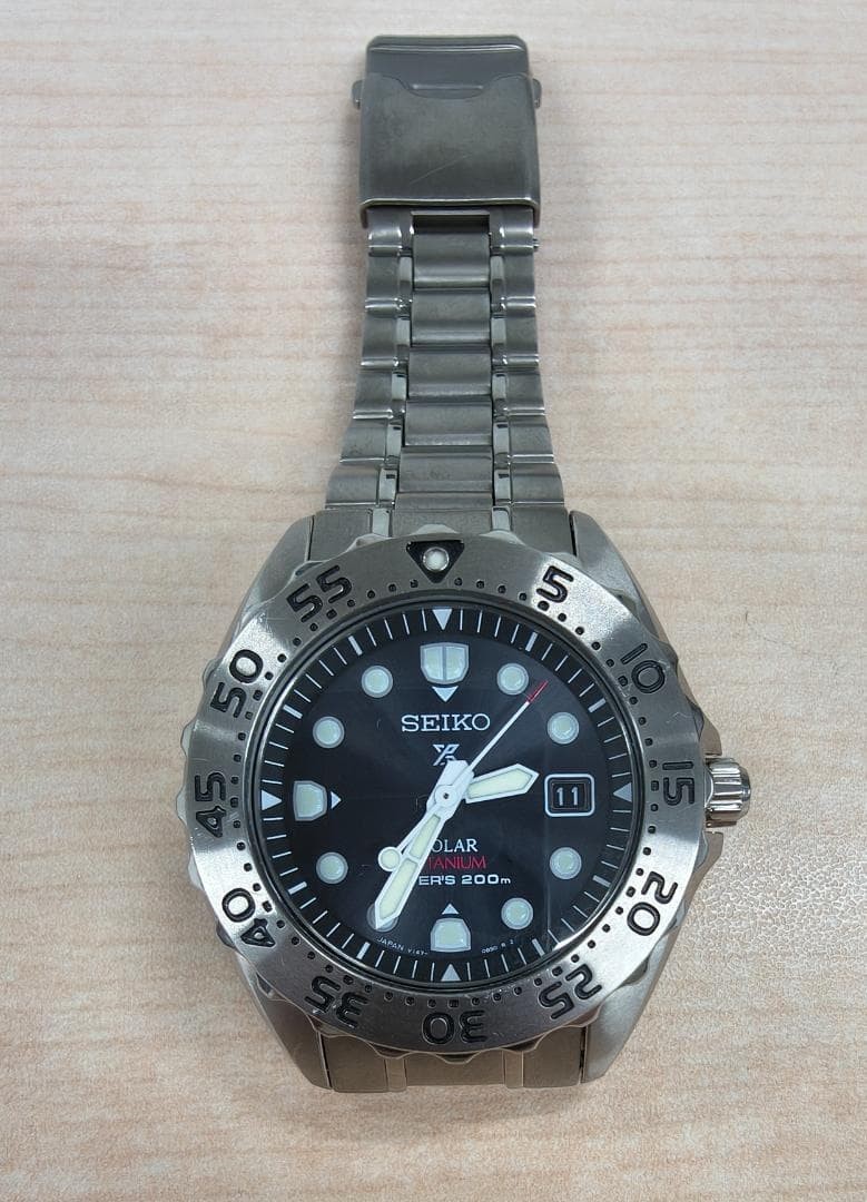 Seiko Prospex V145-0AH0 18cm Titanium Extra Links Included Solar Diver Mens