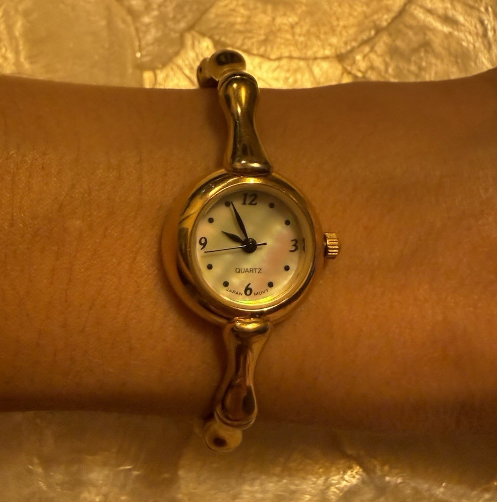 Women’s Dress Quartz Analog Wristwatch Gold Tone Bangle Bracelet White Dial