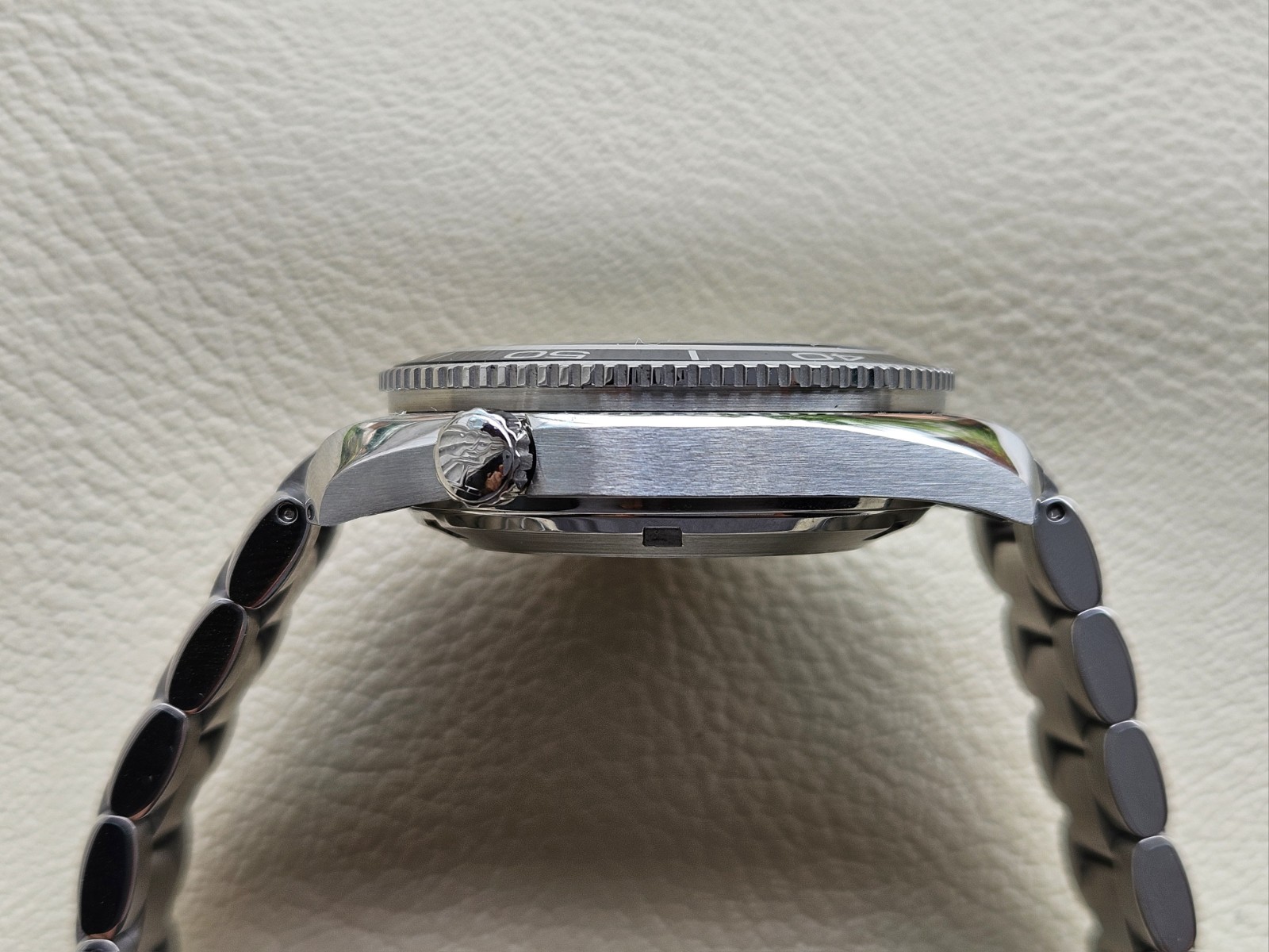 OMEGA Seamaster Planet Ocean Black 42mm 2201.50.00 (2007)
