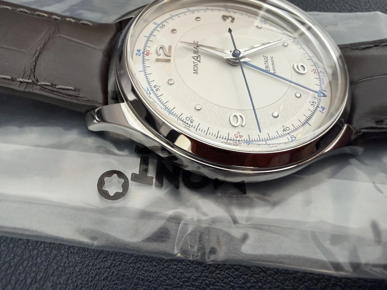 MontBlanc Heritage GMT 40mm Automatic Swiss Watch with Original Box and Papers