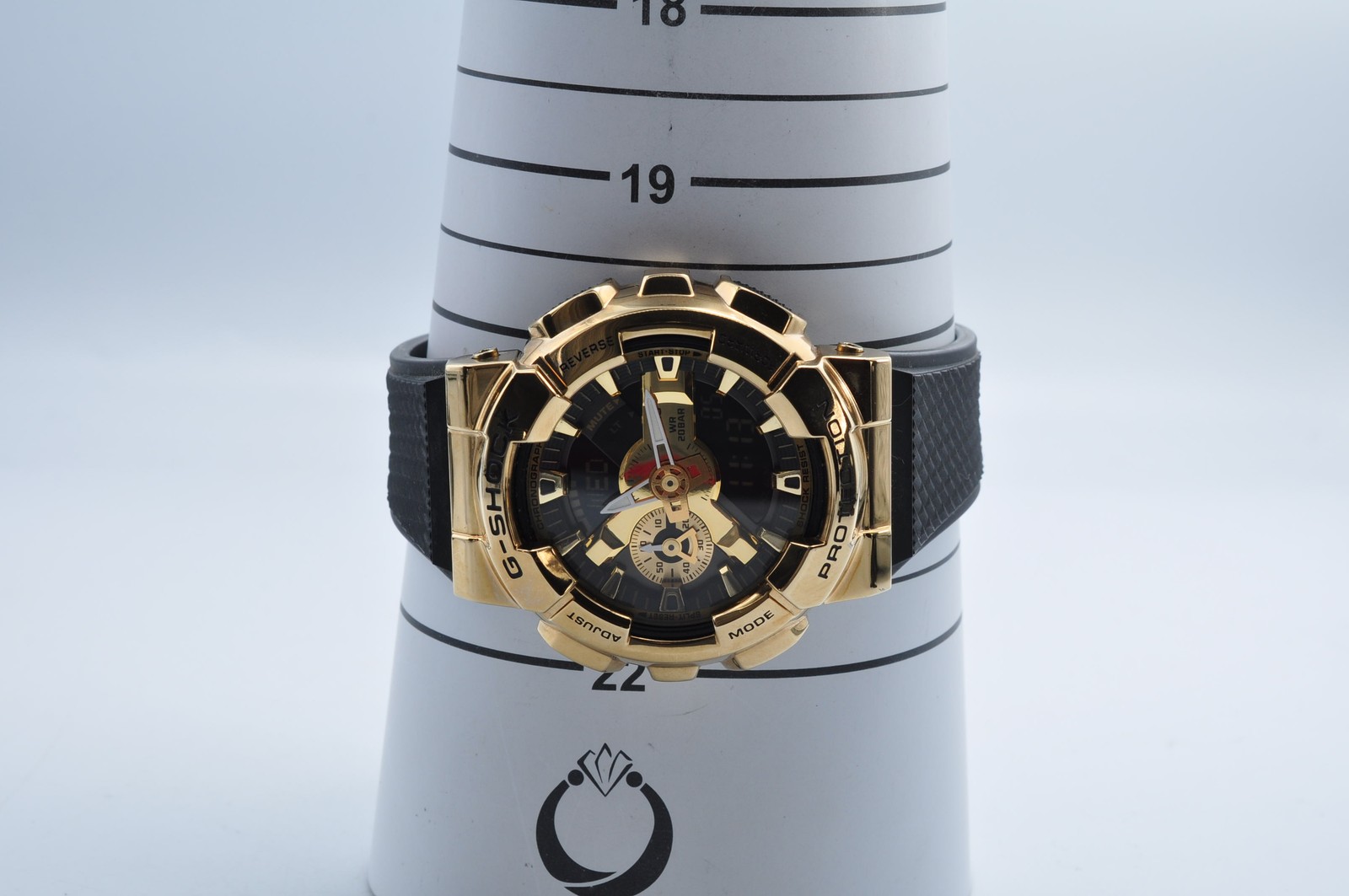 Casio GM-110G G-SHOCK Quartz Analog Digital Watch Gold Metal Bezel Auth w-1330